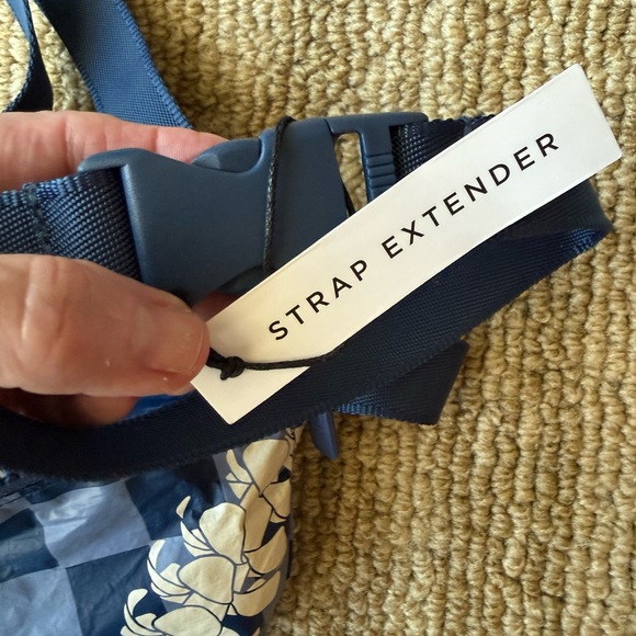 Lightweight Fanny Pack - Picture 7 of 13